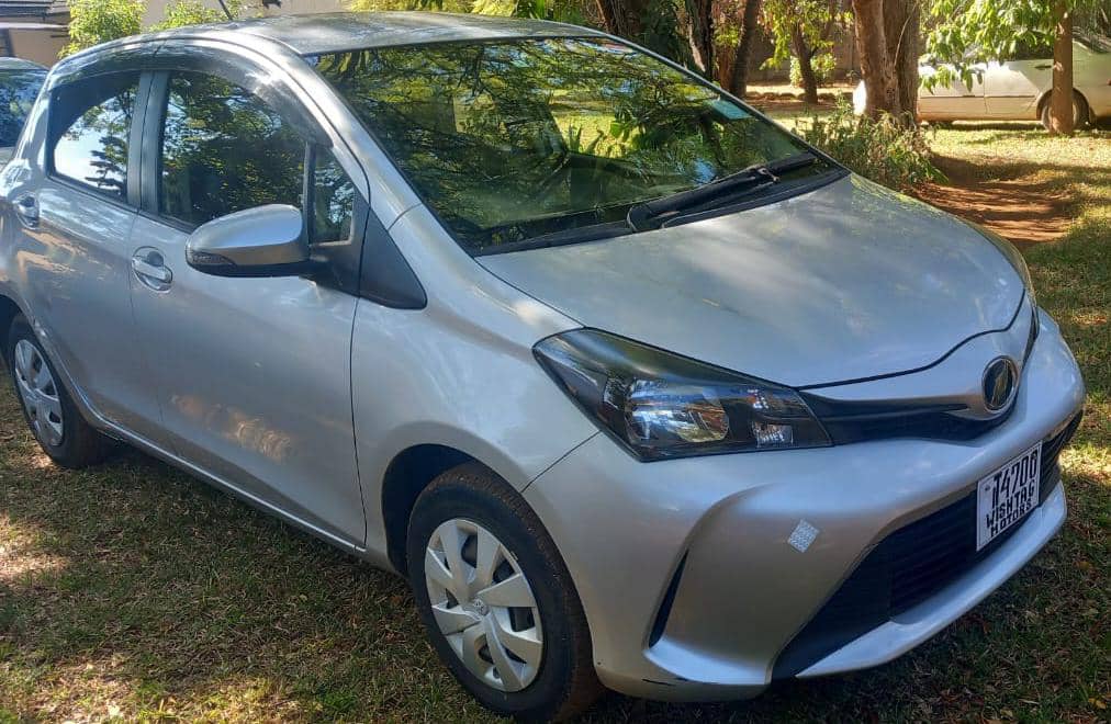 Toyota Silver  Vitz